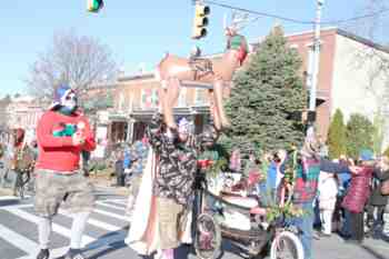 41st Annual Mayors Christmas Parade 2014 Division 1\nPhotography by: Buckleman Photography\nall images ©2014 Buckleman Photography\nThe images displayed here are of low resolution;\nReprints available, please contact us: \ngerard@bucklemanphotography.com\n410.608.7990\nbucklemanphotography.com\nFile number - 9718.jpg