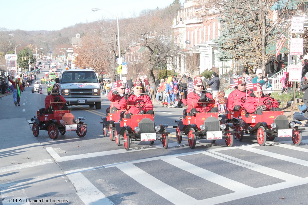 41st Annual Mayors Christmas Parade 2014 Division 1\nPhotography by: Buckleman Photography\nall images ©2014 Buckleman Photography\nThe images displayed here are of low resolution;\nReprints available, please contact us: \ngerard@bucklemanphotography.com\n410.608.7990\nbucklemanphotography.com\nFile number - 9755.jpg