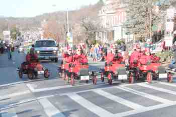 41st Annual Mayors Christmas Parade 2014 Division 1\nPhotography by: Buckleman Photography\nall images ©2014 Buckleman Photography\nThe images displayed here are of low resolution;\nReprints available, please contact us: \ngerard@bucklemanphotography.com\n410.608.7990\nbucklemanphotography.com\nFile number - 9755.jpg