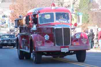 41st Annual Mayors Christmas Parade 2014 - Division 2\nPhotography by: Buckleman Photography\nall images ©2014 Buckleman Photography\nThe images displayed here are of low resolution;\nReprints available, please contact us: \ngerard@bucklemanphotography.com\n410.608.7990\nbucklemanphotography.com\nFile Number - 6761.jpg