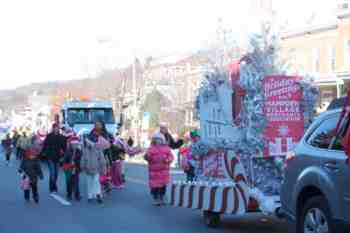 41st Annual Mayors Christmas Parade 2014 - Division 2\nPhotography by: Buckleman Photography\nall images ©2014 Buckleman Photography\nThe images displayed here are of low resolution;\nReprints available, please contact us: \ngerard@bucklemanphotography.com\n410.608.7990\nbucklemanphotography.com\nFile Number - 6766.jpg