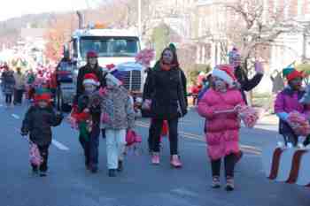 41st Annual Mayors Christmas Parade 2014 - Division 2\nPhotography by: Buckleman Photography\nall images ©2014 Buckleman Photography\nThe images displayed here are of low resolution;\nReprints available, please contact us: \ngerard@bucklemanphotography.com\n410.608.7990\nbucklemanphotography.com\nFile Number - 6767.jpg