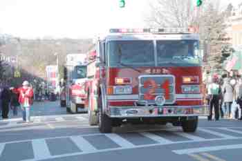 41st Annual Mayors Christmas Parade 2014 Division 1\nPhotography by: Buckleman Photography\nall images ©2014 Buckleman Photography\nThe images displayed here are of low resolution;\nReprints available, please contact us: \ngerard@bucklemanphotography.com\n410.608.7990\nbucklemanphotography.com\nFile number - 9786.jpg