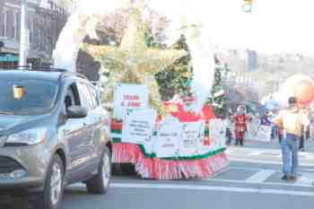 41st Annual Mayors Christmas Parade 2014 Division 1\nPhotography by: Buckleman Photography\nall images ©2014 Buckleman Photography\nThe images displayed here are of low resolution;\nReprints available, please contact us: \ngerard@bucklemanphotography.com\n410.608.7990\nbucklemanphotography.com\nFile number - 9805.jpg