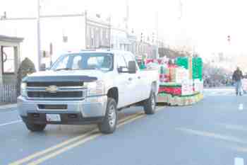 41st Annual Mayors Christmas Parade 2014 Division 1\nPhotography by: Buckleman Photography\nall images ©2014 Buckleman Photography\nThe images displayed here are of low resolution;\nReprints available, please contact us: \ngerard@bucklemanphotography.com\n410.608.7990\nbucklemanphotography.com\nFile number - 9908.jpg