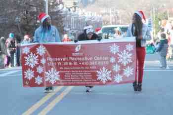 41st Annual Mayors Christmas Parade 2014 Division 1\nPhotography by: Buckleman Photography\nall images ©2014 Buckleman Photography\nThe images displayed here are of low resolution;\nReprints available, please contact us: \ngerard@bucklemanphotography.com\n410.608.7990\nbucklemanphotography.com\nFile number - 0017.jpg