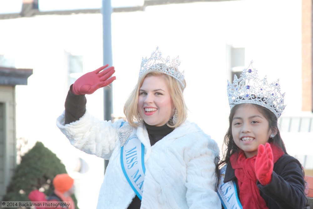 41st Annual Mayors Christmas Parade 2014 Division 1\nPhotography by: Buckleman Photography\nall images ©2014 Buckleman Photography\nThe images displayed here are of low resolution;\nReprints available, please contact us: \ngerard@bucklemanphotography.com\n410.608.7990\nbucklemanphotography.com\nFile number - 0047.jpg