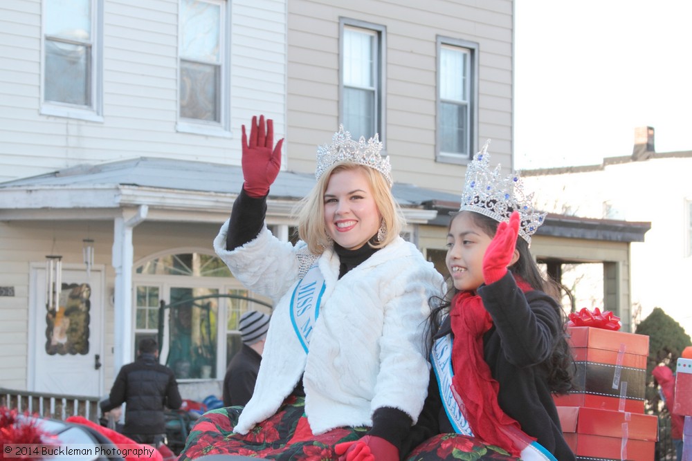 41st Annual Mayors Christmas Parade 2014 Division 1\nPhotography by: Buckleman Photography\nall images ©2014 Buckleman Photography\nThe images displayed here are of low resolution;\nReprints available, please contact us: \ngerard@bucklemanphotography.com\n410.608.7990\nbucklemanphotography.com\nFile number - 0049.jpg