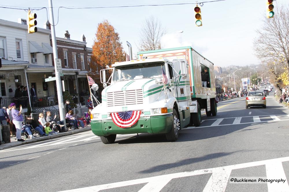 42nd Annual Mayors Christmas Parade Division 1 2015\nPhotography by: Buckleman Photography\nall images ©2015 Buckleman Photography\nThe images displayed here are of low resolution;\nReprints & Website usage available, please contact us: \ngerard@bucklemanphotography.com\n410.608.7990\nbucklemanphotography.com\n2530.jpg