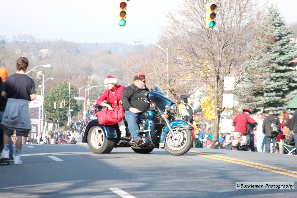 42nd Annual Mayors Christmas Parade Division 1 2015\nPhotography by: Buckleman Photography\nall images ©2015 Buckleman Photography\nThe images displayed here are of low resolution;\nReprints & Website usage available, please contact us: \ngerard@bucklemanphotography.com\n410.608.7990\nbucklemanphotography.com\n7463.jpg