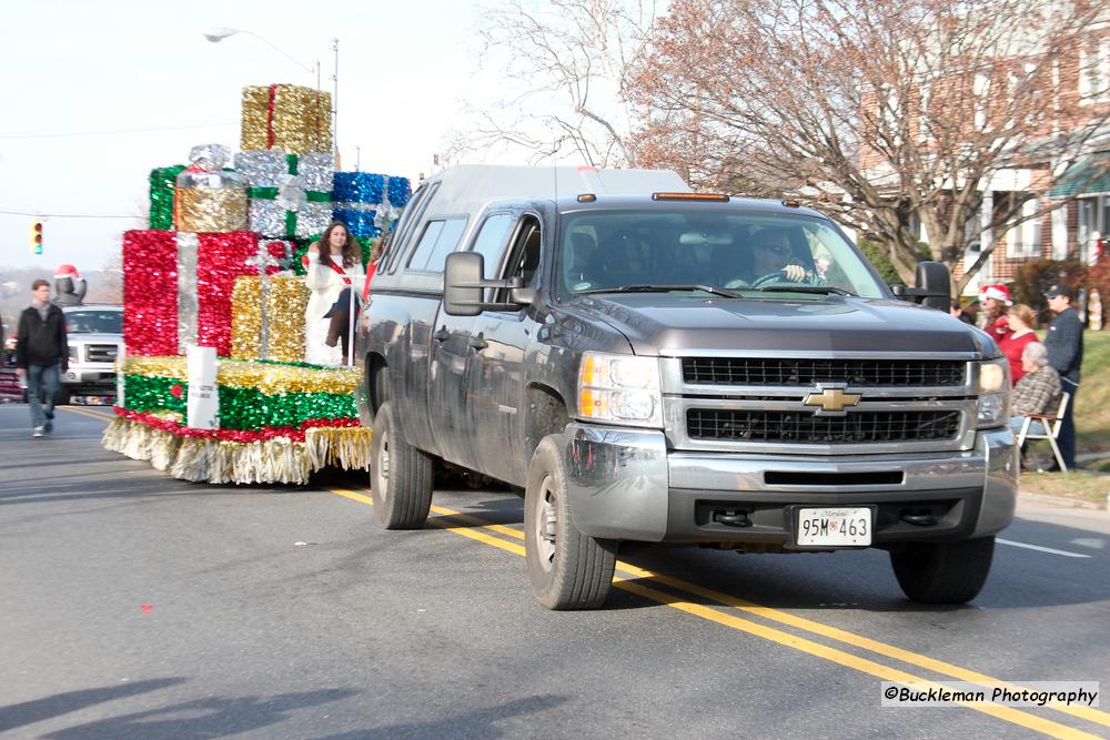 42nd Annual Mayors Christmas Parade Division 1 2015\nPhotography by: Buckleman Photography\nall images ©2015 Buckleman Photography\nThe images displayed here are of low resolution;\nReprints & Website usage available, please contact us: \ngerard@bucklemanphotography.com\n410.608.7990\nbucklemanphotography.com\n7645.jpg
