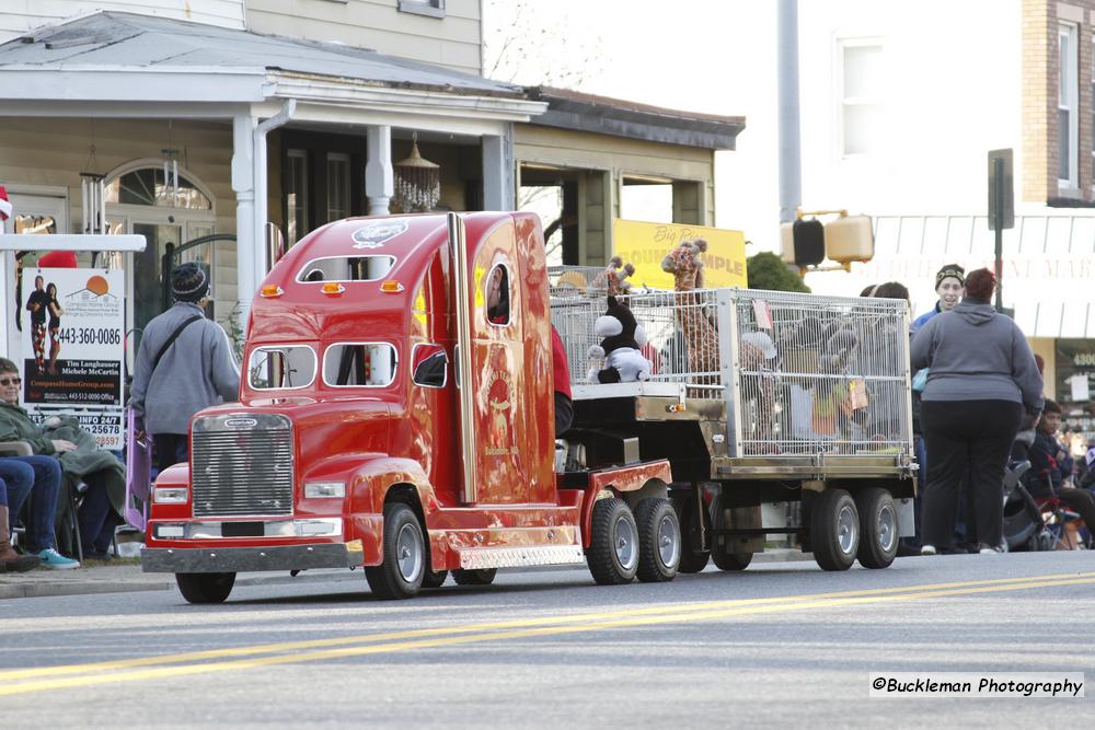 42nd Annual Mayors Christmas Parade Division 1a 2015\nPhotography by: Buckleman Photography\nall images ©2015 Buckleman Photography\nThe images displayed here are of low resolution;\nReprints & Website usage available, please contact us: \ngerard@bucklemanphotography.com\n410.608.7990\nbucklemanphotography.com\n2913.jpg