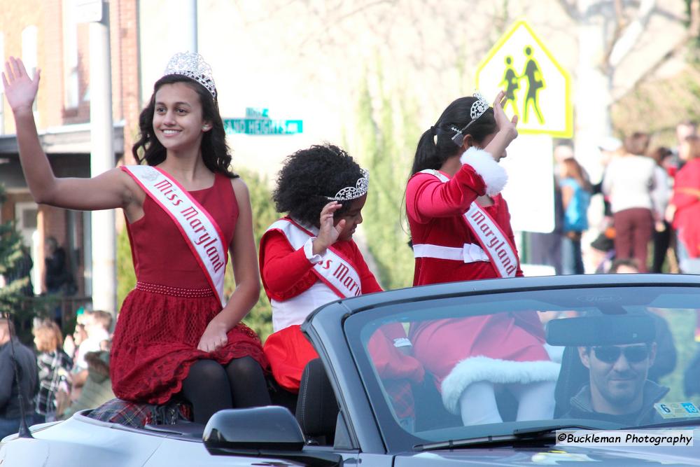 42nd Annual Mayors Christmas Parade Division 2 2015\nPhotography by: Buckleman Photography\nall images ©2015 Buckleman Photography\nThe images displayed here are of low resolution;\nReprints & Website usage available, please contact us: \ngerard@bucklemanphotography.com\n410.608.7990\nbucklemanphotography.com\n7911.jpg