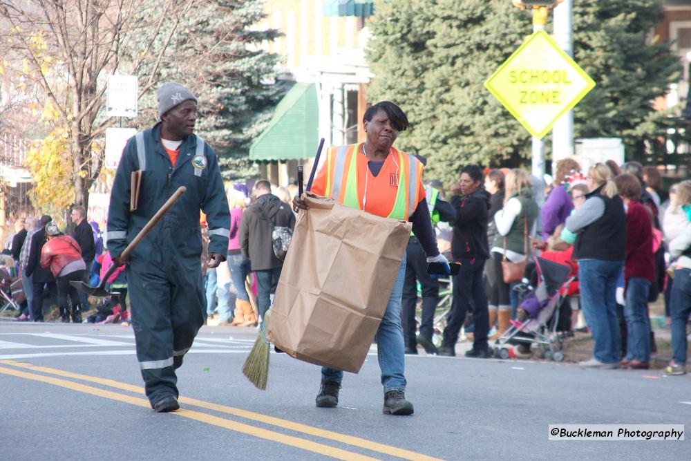 42nd Annual Mayors Christmas Parade Division 2 2015\nPhotography by: Buckleman Photography\nall images ©2015 Buckleman Photography\nThe images displayed here are of low resolution;\nReprints & Website usage available, please contact us: \ngerard@bucklemanphotography.com\n410.608.7990\nbucklemanphotography.com\n7968.jpg