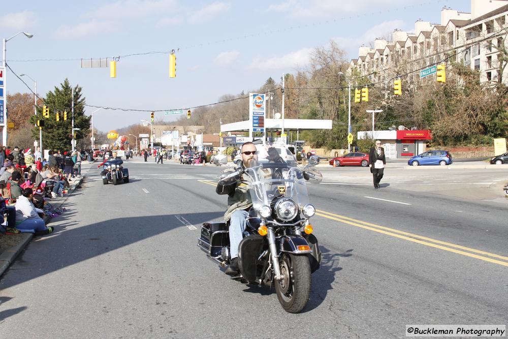 45th Annual Mayors Christmas Parade 2017\nPhotography by: Buckleman Photography\nall images ©2017 Buckleman Photography\nThe images displayed here are of low resolution;\nReprints available, please contact us: \ngerard@bucklemanphotography.com\n410.608.7990\nbucklemanphotography.com\n8269.CR2