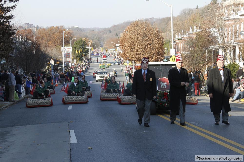 45th Annual Mayors Christmas Parade 2017\nPhotography by: Buckleman Photography\nall images ©2017 Buckleman Photography\nThe images displayed here are of low resolution;\nReprints available, please contact us: \ngerard@bucklemanphotography.com\n410.608.7990\nbucklemanphotography.com\n8625.CR2