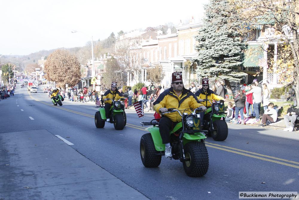 45th Annual Mayors Christmas Parade 2017\nPhotography by: Buckleman Photography\nall images ©2017 Buckleman Photography\nThe images displayed here are of low resolution;\nReprints available, please contact us: \ngerard@bucklemanphotography.com\n410.608.7990\nbucklemanphotography.com\n8633.CR2