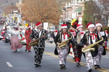 47th Annual Mayors Christmas Parade 2019\nPhotography by: Buckleman Photography\nall images ©2019 Buckleman Photography\nThe images displayed here are of low resolution;\nReprints available, please contact us:\ngerard@bucklemanphotography.com\n410.608.7990\nbucklemanphotography.com\n0797.CR2