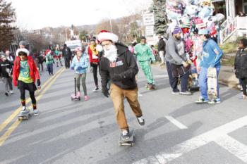 47th Annual Mayors Christmas Parade 2019\nPhotography by: Buckleman Photography\nall images ©2019 Buckleman Photography\nThe images displayed here are of low resolution;\nReprints available, please contact us:\ngerard@bucklemanphotography.com\n410.608.7990\nbucklemanphotography.com\n3888.CR2