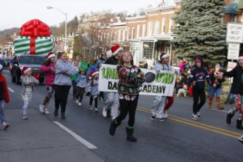 47th Annual Mayors Christmas Parade 2019\nPhotography by: Buckleman Photography\nall images ©2019 Buckleman Photography\nThe images displayed here are of low resolution;\nReprints available, please contact us:\ngerard@bucklemanphotography.com\n410.608.7990\nbucklemanphotography.com\n1134.CR2