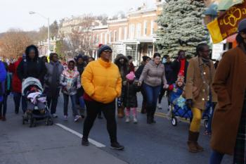 47th Annual Mayors Christmas Parade 2019\nPhotography by: Buckleman Photography\nall images ©2019 Buckleman Photography\nThe images displayed here are of low resolution;\nReprints available, please contact us:\ngerard@bucklemanphotography.com\n410.608.7990\nbucklemanphotography.com\n1152.CR2