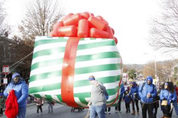 47th Annual Mayors Christmas Parade 2019\nPhotography by: Buckleman Photography\nall images ©2019 Buckleman Photography\nThe images displayed here are of low resolution;\nReprints available, please contact us:\ngerard@bucklemanphotography.com\n410.608.7990\nbucklemanphotography.com\n4165.CR2