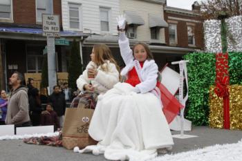 48th Annual Mayors Christmas Parade Division 1 - 2021\nPhotography by: Buckleman Photography\nall images ©2021 Buckleman Photography\nThe images displayed here are of low resolution;\nReprints available, please contact us:\ngerard@bucklemanphotography.com\n410.608.7990\nbucklemanphotography.com\n_MG_0901.CR2