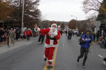 48th Annual Mayors Christmas Parade Division 1 - 2021\nPhotography by: Buckleman Photography\nall images ©2021 Buckleman Photography\nThe images displayed here are of low resolution;\nReprints available, please contact us:\ngerard@bucklemanphotography.com\n410.608.7990\nbucklemanphotography.com\n_MG_0970.CR2