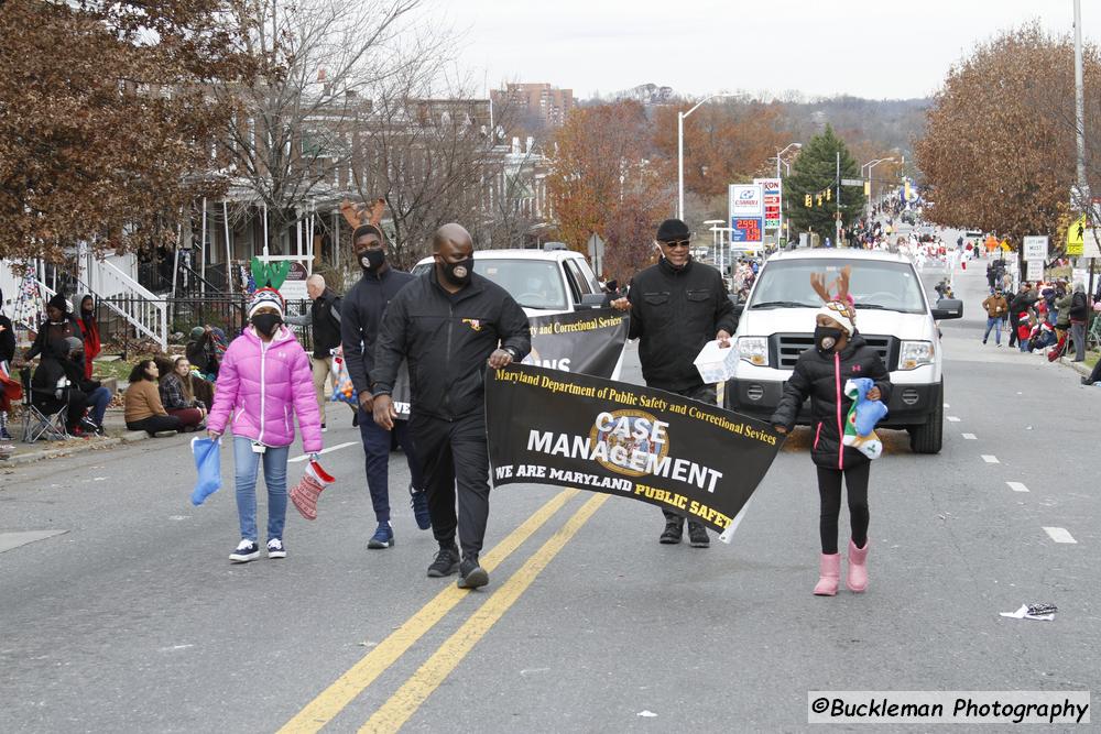 48th Annual Mayors Christmas Parade Division 3 - 2021\nPhotography by: Buckleman Photography\nall images ©2021 Buckleman Photography\nThe images displayed here are of low resolution;\nReprints available, please contact us:\ngerard@bucklemanphotography.com\n410.608.7990\nbucklemanphotography.com\n_MG_1371.CR2