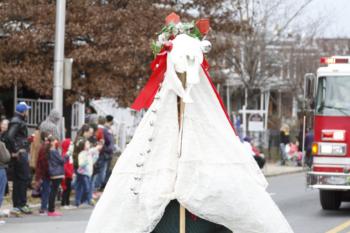 48th Annual Mayors Christmas Parade Division 3 - 2021\nPhotography by: Buckleman Photography\nall images ©2021 Buckleman Photography\nThe images displayed here are of low resolution;\nReprints available, please contact us:\ngerard@bucklemanphotography.com\n410.608.7990\nbucklemanphotography.com\n_MG_1585.CR2