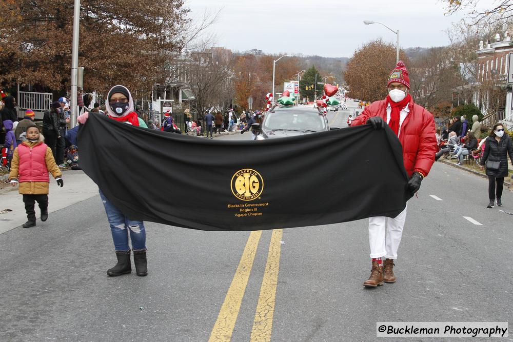 48th Annual Mayors Christmas Parade Division 3 - 2021\nPhotography by: Buckleman Photography\nall images ©2021 Buckleman Photography\nThe images displayed here are of low resolution;\nReprints available, please contact us:\ngerard@bucklemanphotography.com\n410.608.7990\nbucklemanphotography.com\n_MG_1627.CR2