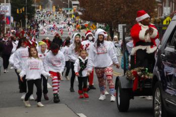 48th Annual Mayors Christmas Parade Division 3 - 2021\nPhotography by: Buckleman Photography\nall images ©2021 Buckleman Photography\nThe images displayed here are of low resolution;\nReprints available, please contact us:\ngerard@bucklemanphotography.com\n410.608.7990\nbucklemanphotography.com\n_MG_2280.CR2