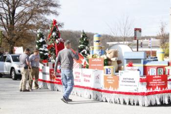 48th Annual Mayors Christmas Parade Preparade 2021\nPhotography by: Buckleman Photography\nall images ©2021 Buckleman Photography\nThe images displayed here are of low resolution;\nReprints available, please contact us:\ngerard@bucklemanphotography.com\n410.608.7990\nbucklemanphotography.com\n_MG_0012.CR2